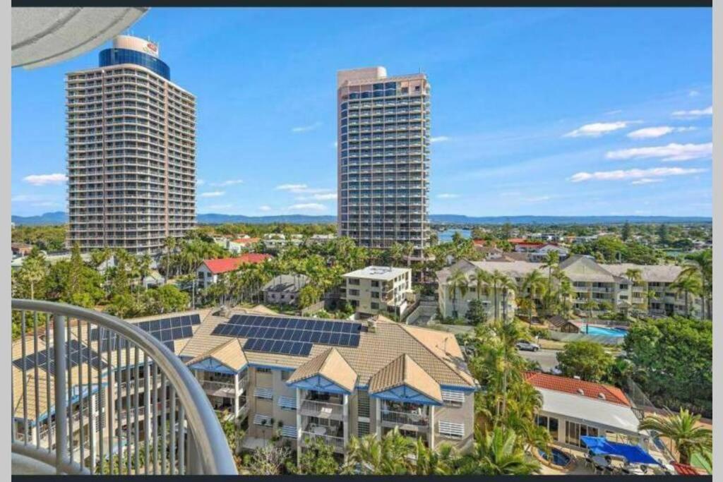 Surfers/Broadbeach Pool View. Free Parking & Wifi Gold Coast Exterior photo