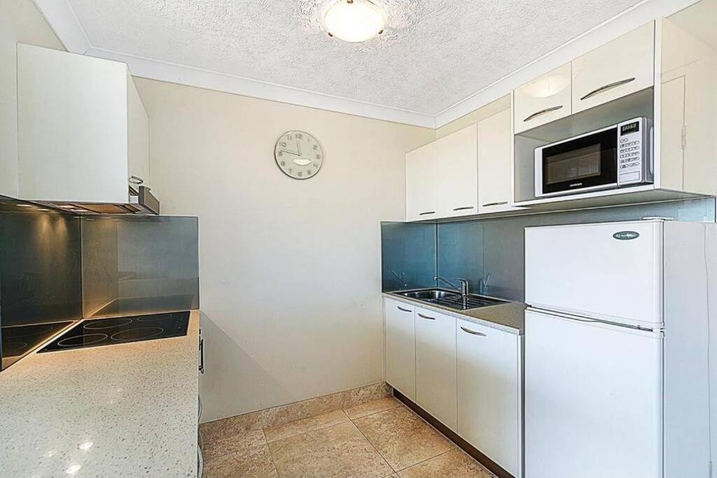 Surfers/Broadbeach Pool View. Free Parking & Wifi Gold Coast Exterior photo